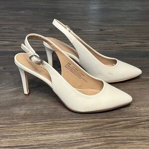 14th & Union Ivory Pointed-Toe Slingback Heels